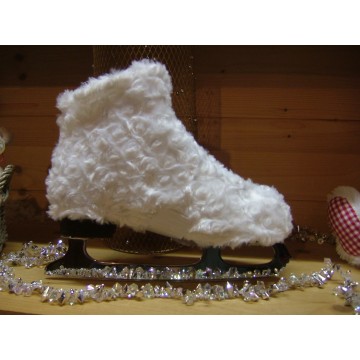 https://www.sports-de-glace.fr/1162-thickbox/white-fuzzy-boot-covers.jpg